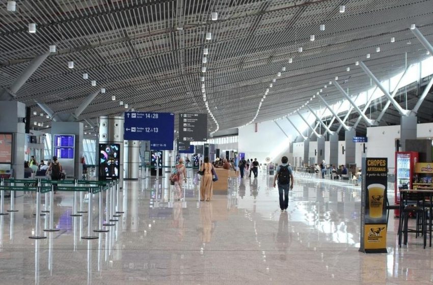  Procon notifica Aeroporto de Fortaleza por retirada de cadeiras da área de desembarque