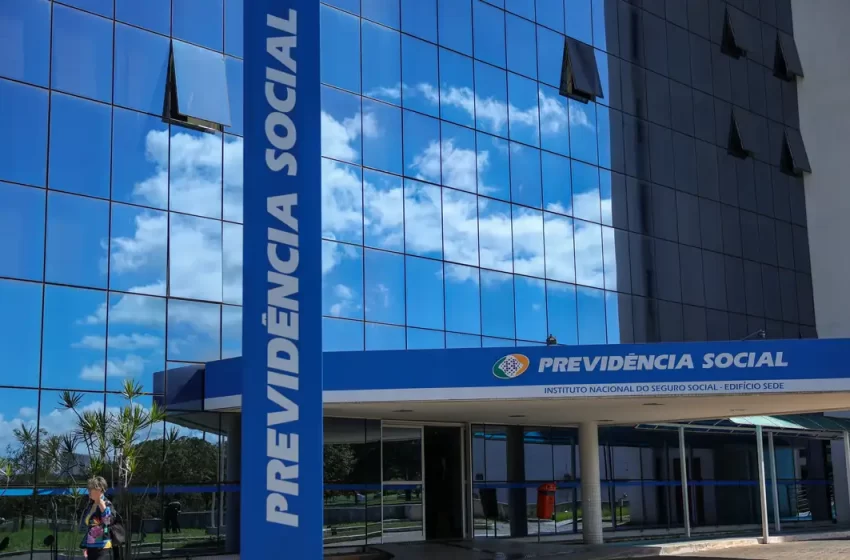  Ceará tem a terceira maior fila de pedidos do INSS do país, com mais de 217 mil processos travados